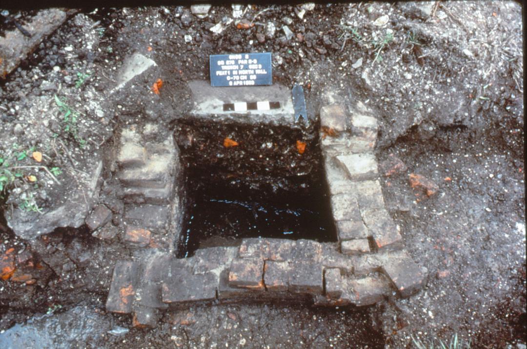 Bisected Privy in Square 276