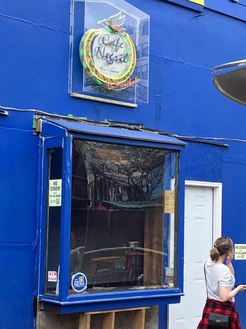 Window into Cafe Negril.