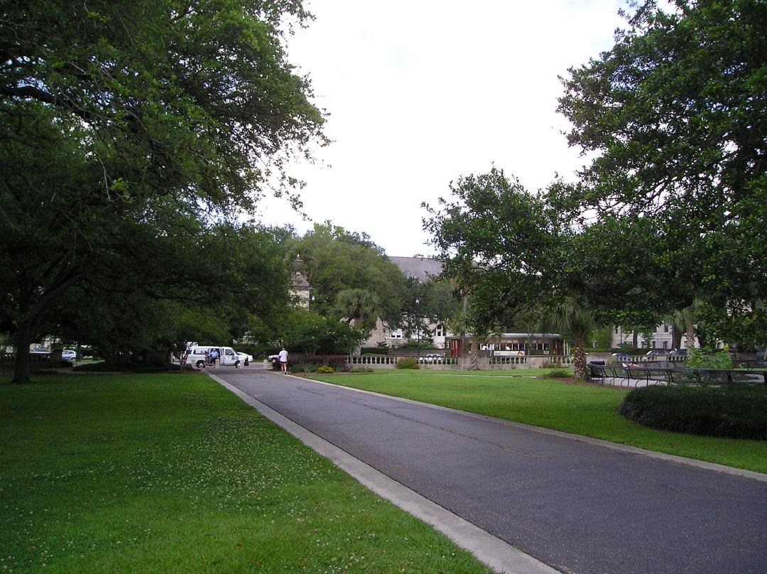 Looking back toward the avenue