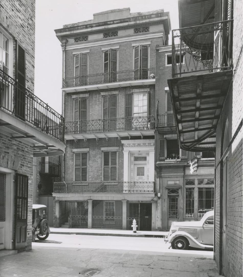 Le Petit Salon