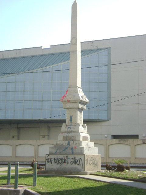 Graffiti on the monument in 2012