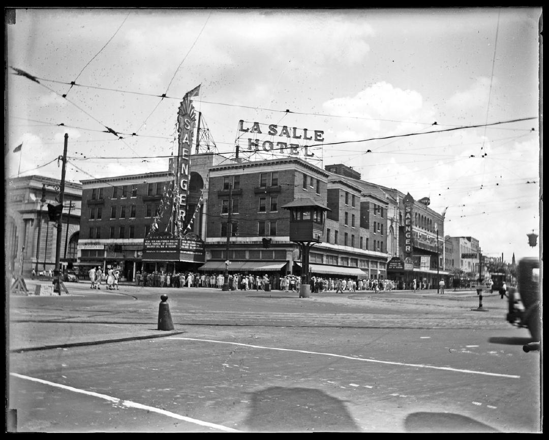 "Crowd Waiting in Line at the Saenger Theatre for a Dolores Del Rio Premier."