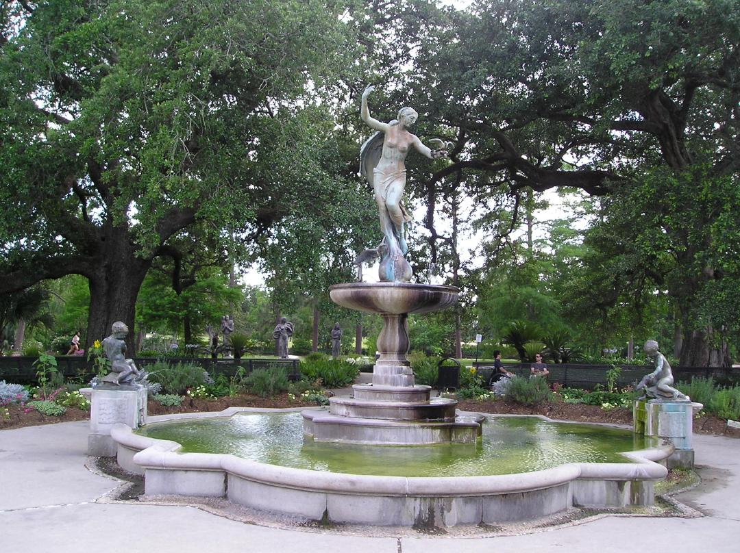 Fountain in memory of Sophie and Simon Gumble