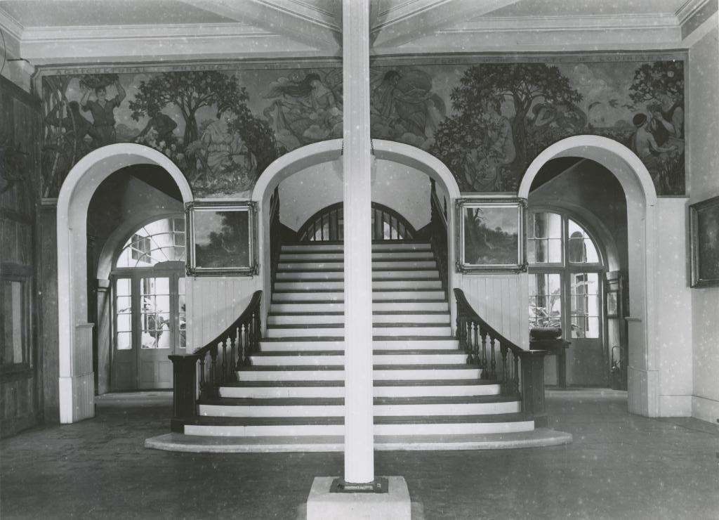 Presbytère's interior staircase, early 1900s